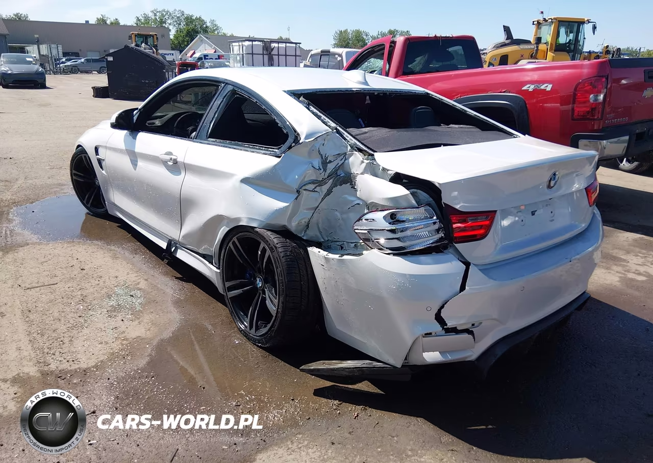 2015 BMW M4 VIN:WBS3R9C54FK331216 - 3