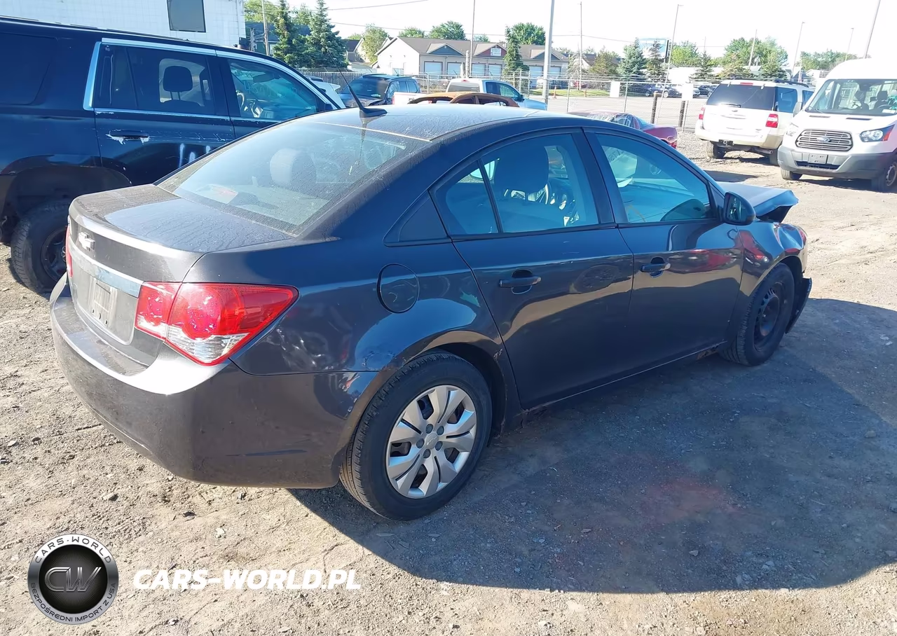 2014 Chevrolet Cruze Ls Auto VIN:1G1PA5SH1E7207676 - 4