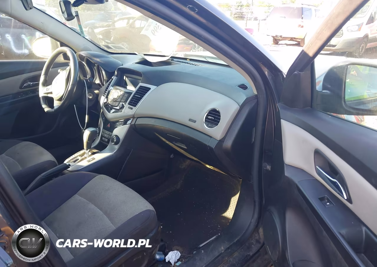 2014 Chevrolet Cruze Ls Auto VIN:1G1PA5SH1E7207676 - 5