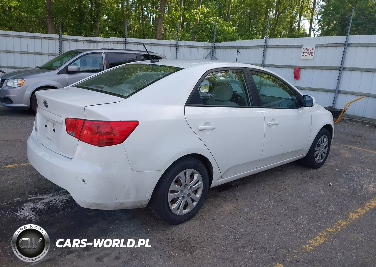 2010 Kia Forte Lx VIN:KNAFT4A20A5101694 - 4