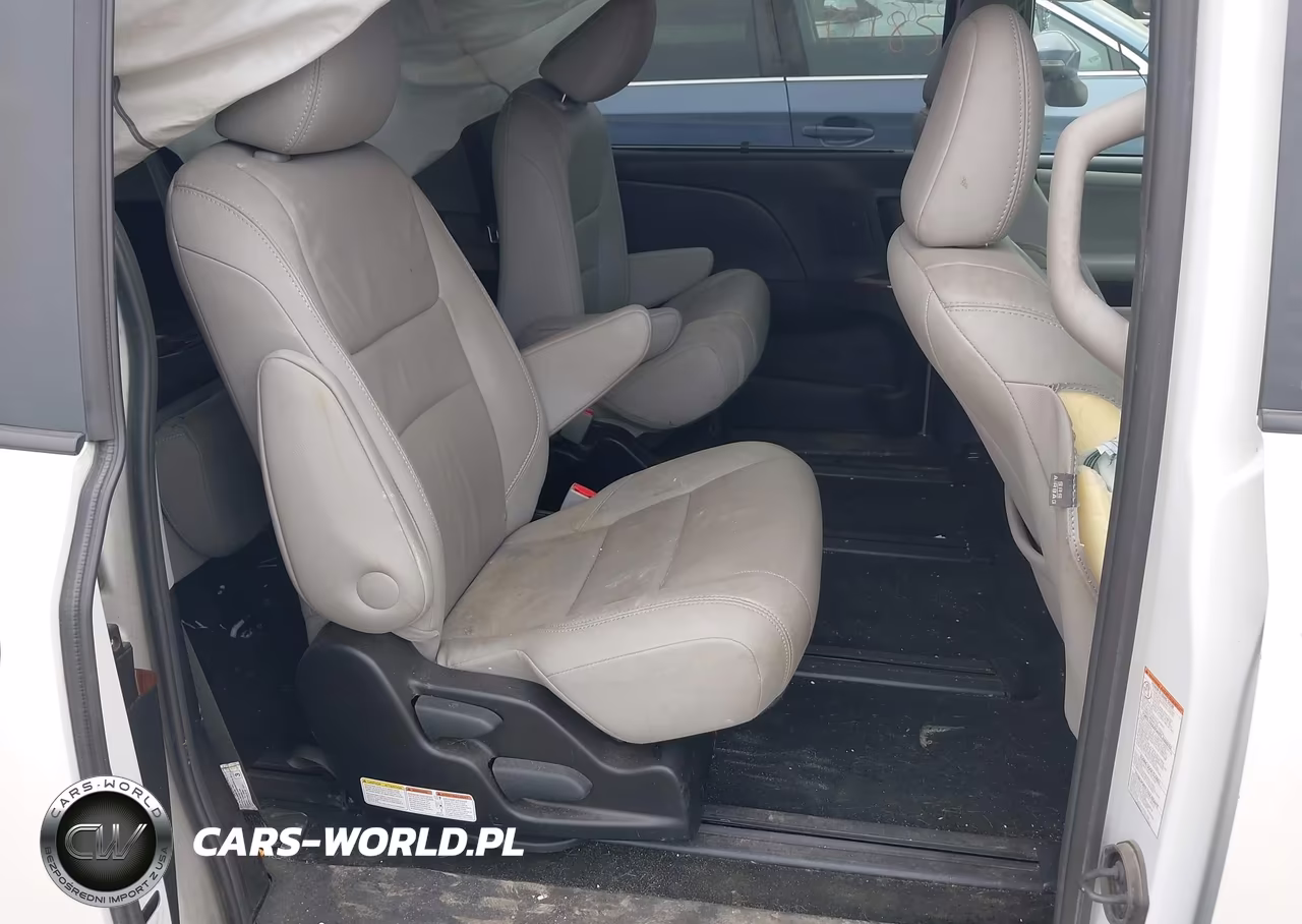 2017 Toyota Sienna Limited Premium 7 Passenger VIN:5TDDZ3DCXHS184787 - 8