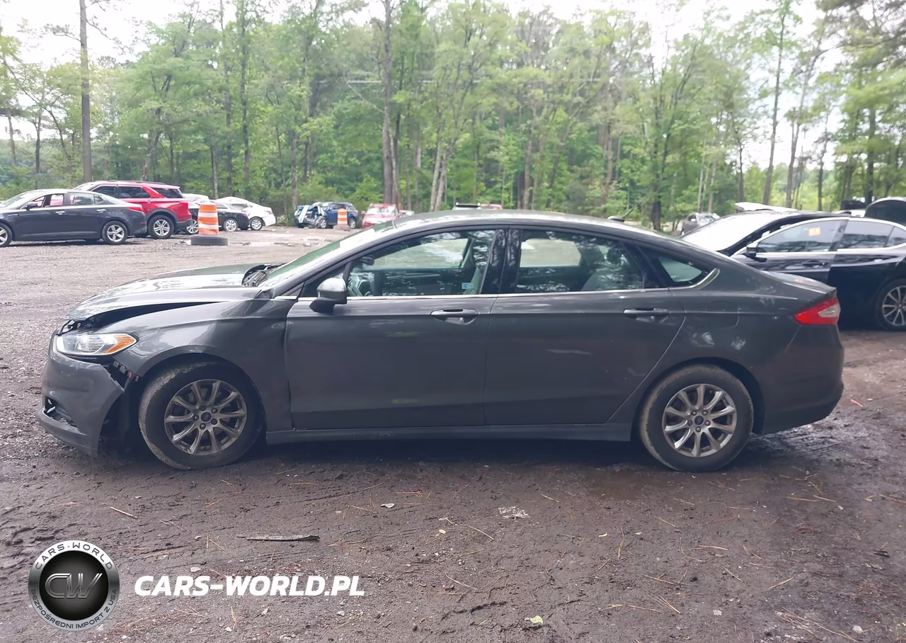 2015 Ford Fusion S VIN:3FA6P0G74FR273837 - 14
