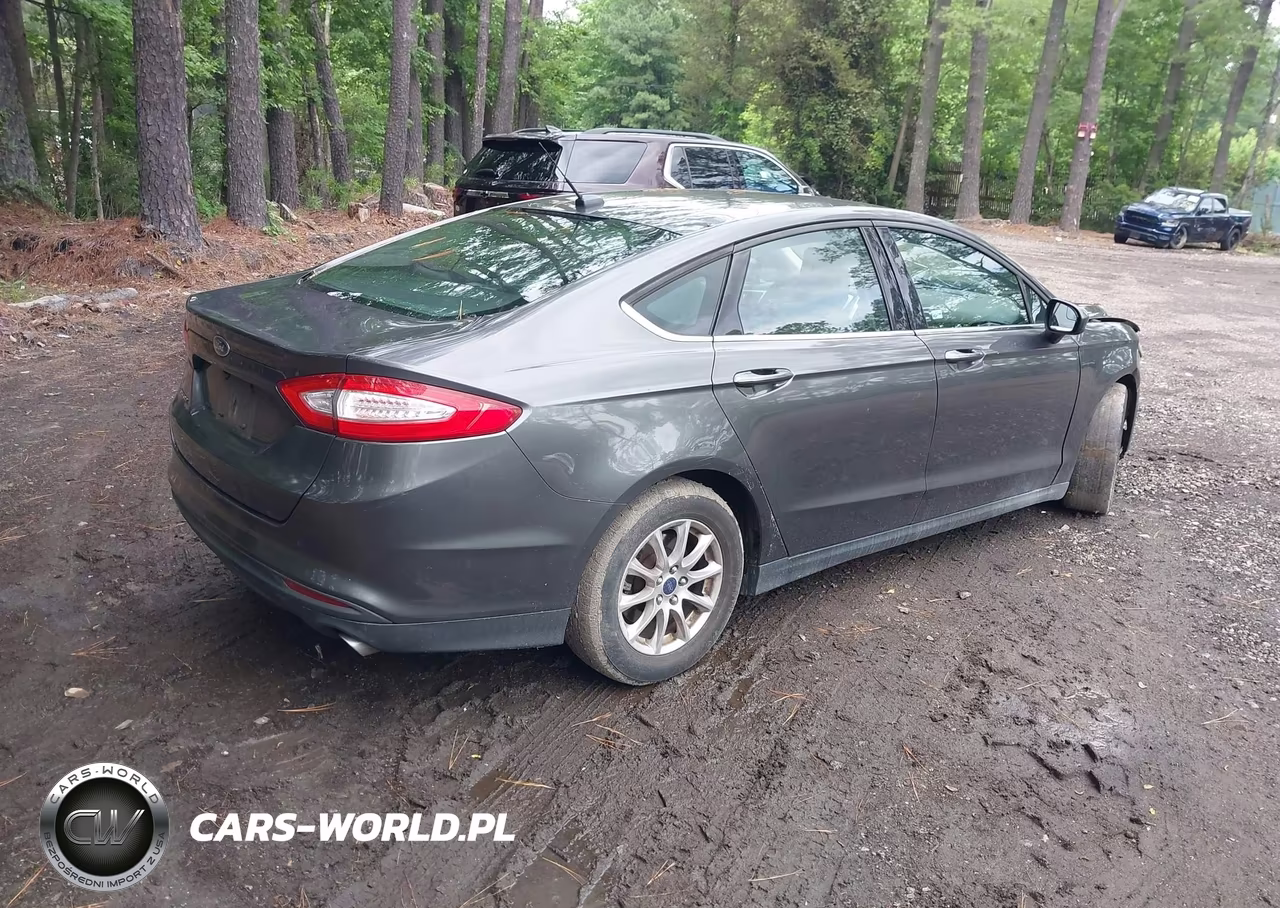 2015 Ford Fusion S VIN:3FA6P0G74FR273837 - 4