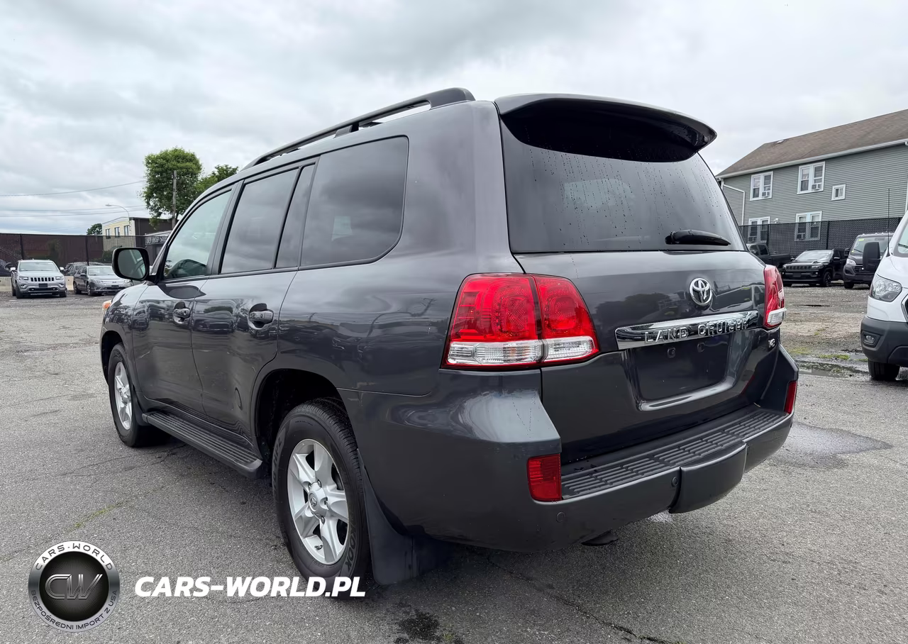 2011 Toyota Land Cruiser Base VIN:JTMHY7AJ1B4005151 - 3