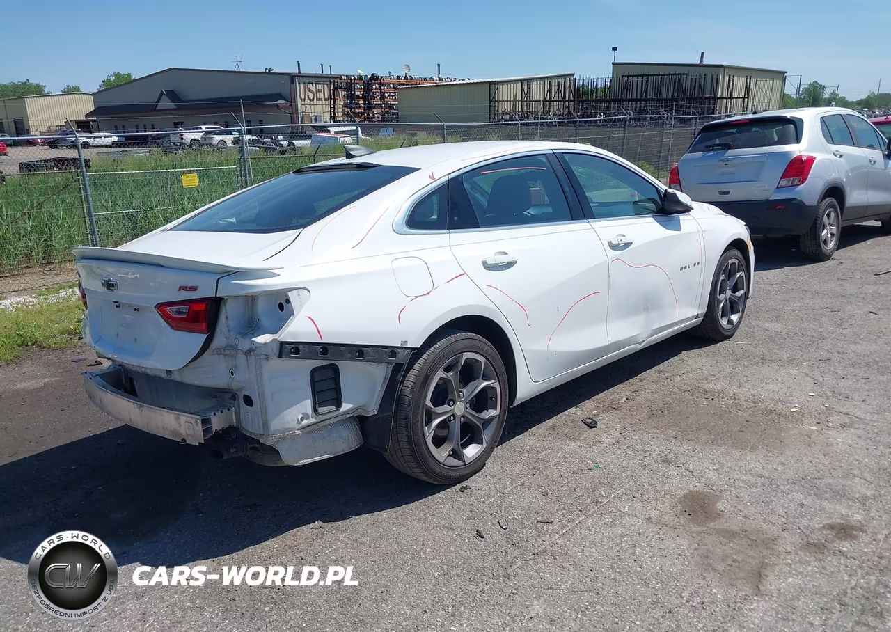 2019 Chevrolet Malibu Rs VIN:1G1ZG5ST3KF206672 - 4