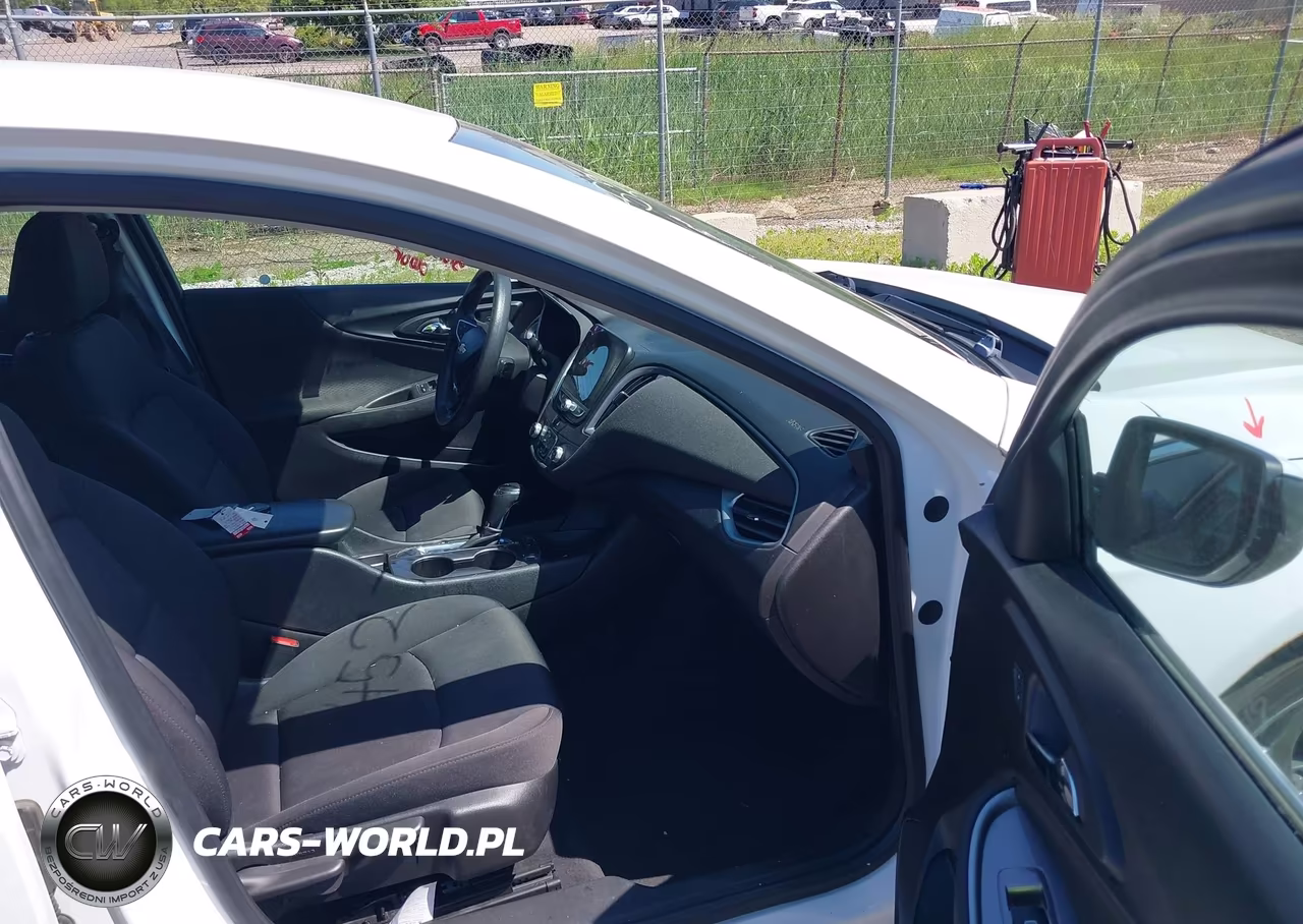 2019 Chevrolet Malibu Rs VIN:1G1ZG5ST3KF206672 - 5