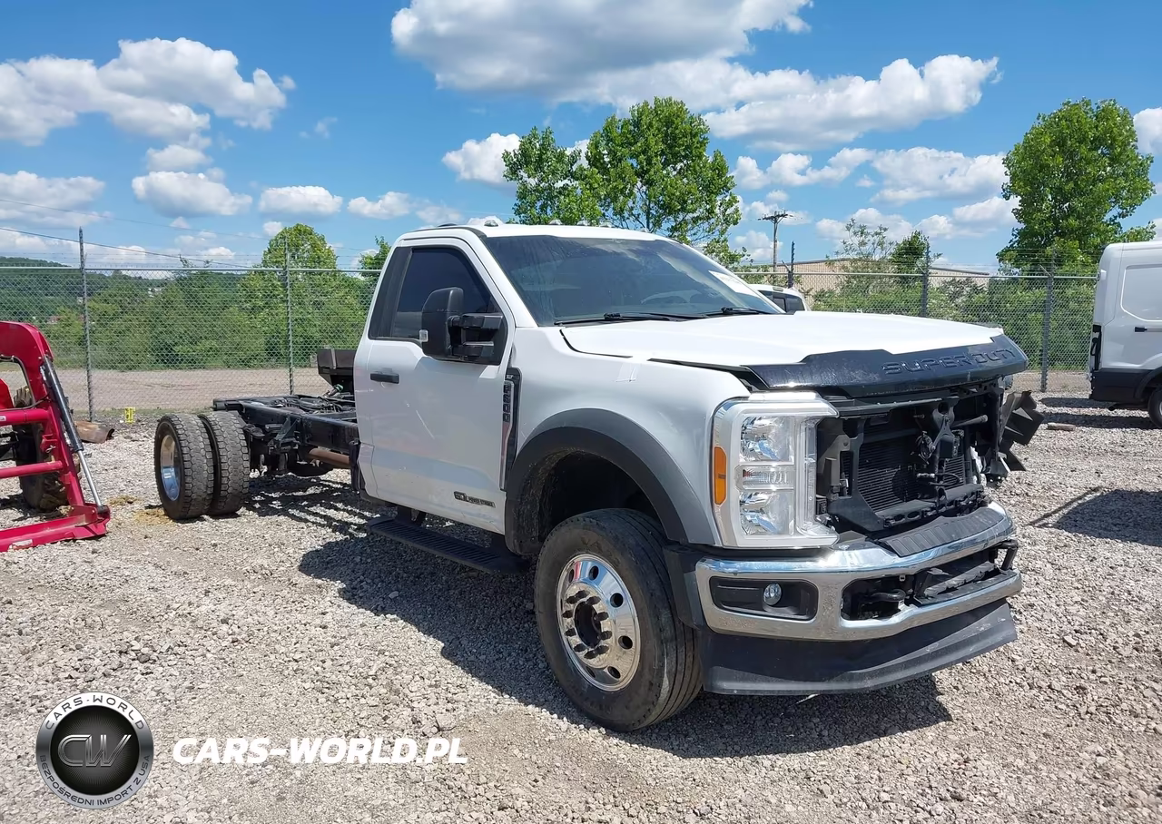2023 Ford F-600 Chassis Xlt
