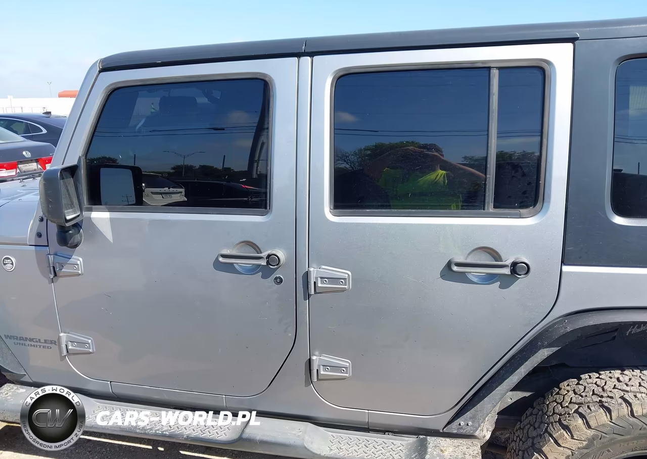 2017 Jeep Wrangler Unlimited Big Bear 4X4 VIN:1C4BJWDG7HL678951 - 14