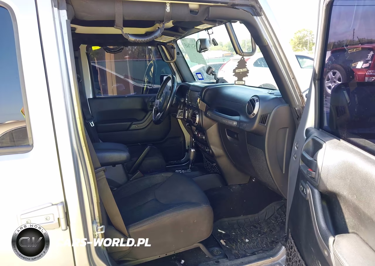 2017 Jeep Wrangler Unlimited Big Bear 4X4 VIN:1C4BJWDG7HL678951 - 5