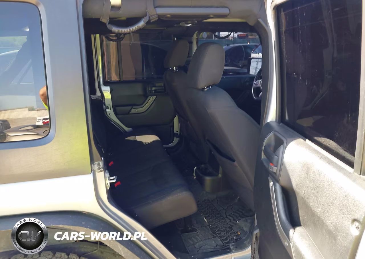2017 Jeep Wrangler Unlimited Big Bear 4X4 VIN:1C4BJWDG7HL678951 - 8