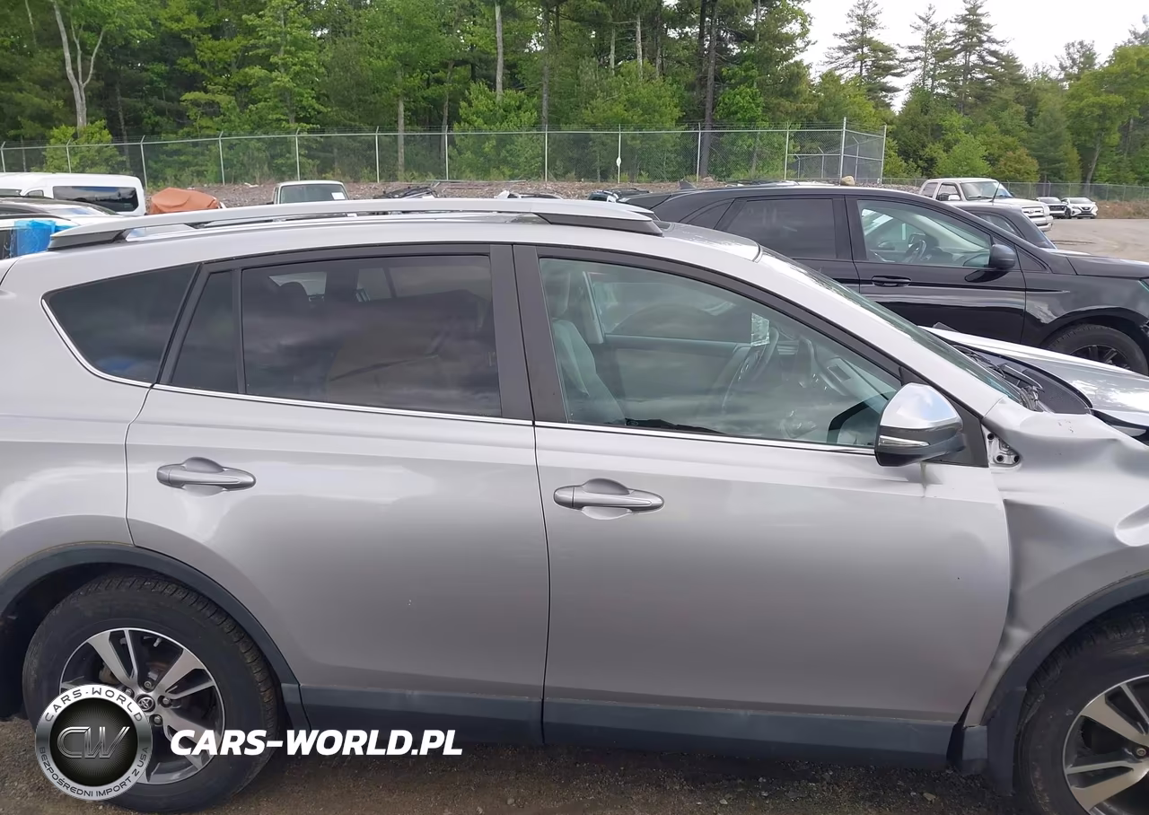2018 Toyota Rav4 Xle VIN:2T3RFREV2JW708374 - 12