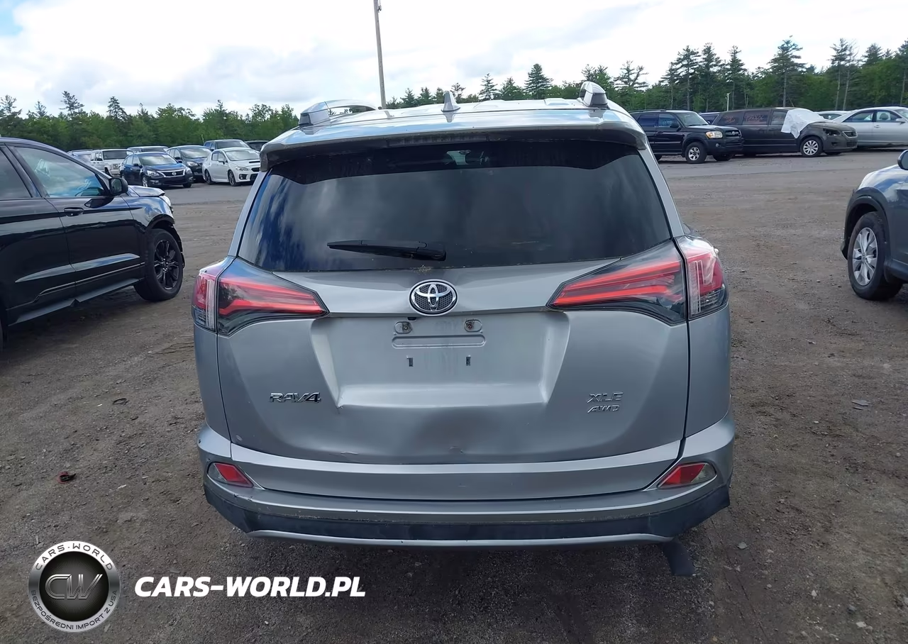 2018 Toyota Rav4 Xle VIN:2T3RFREV2JW708374 - 15