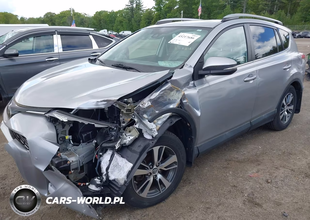 2018 Toyota Rav4 Xle VIN:2T3RFREV2JW708374 - 2