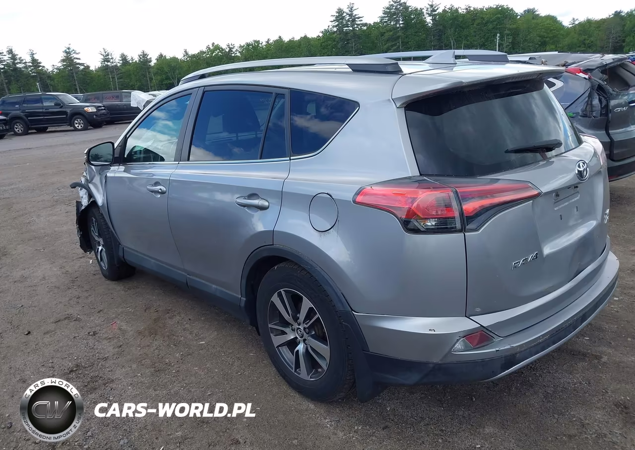 2018 Toyota Rav4 Xle VIN:2T3RFREV2JW708374 - 3