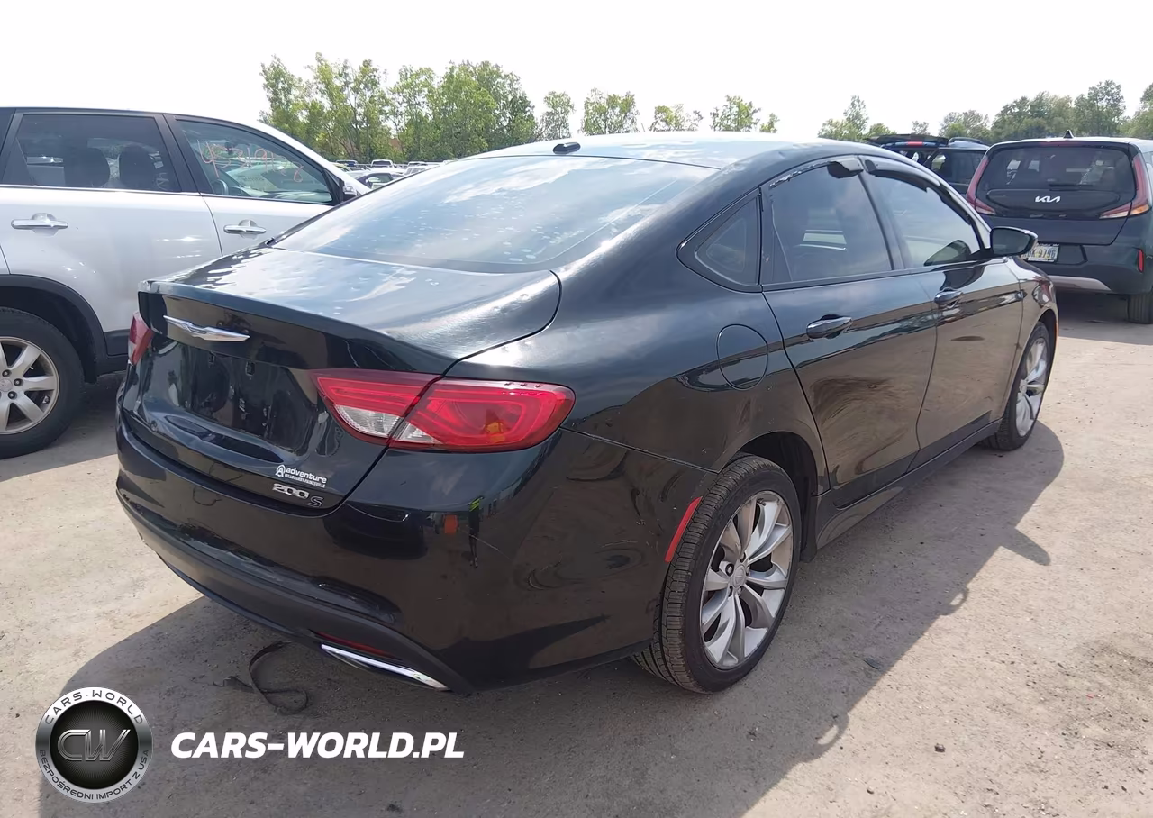 2016 Chrysler 200 S VIN:1C3CCCBBXGN130325 - 4