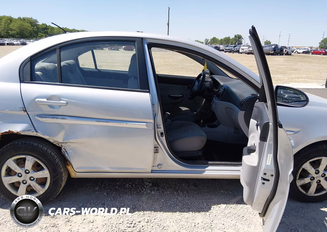 2009 Hyundai Accent Gls VIN:KMHCN46C19U367434 - 5