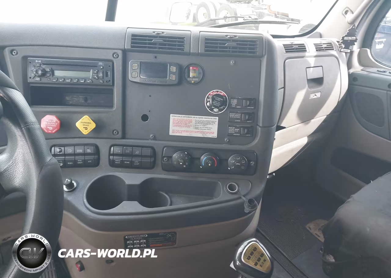 2014 Freightliner Cascadia 125 VIN:1FUJGLDV8ELFY3006 - 13