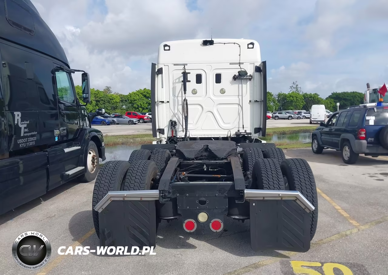 2014 Freightliner Cascadia 125 VIN:1FUJGLDV8ELFY3006 - 17