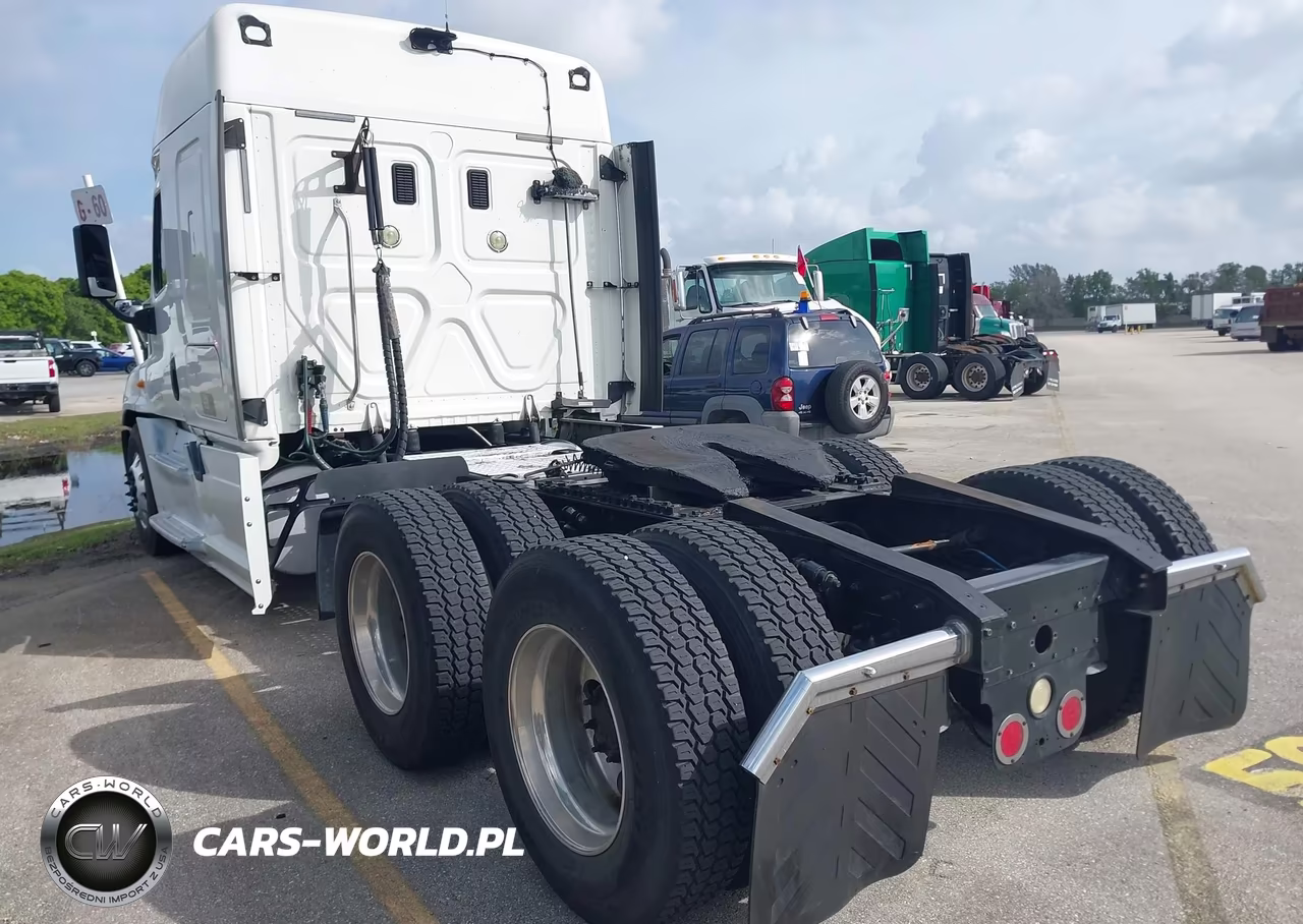 2014 Freightliner Cascadia 125 VIN:1FUJGLDV8ELFY3006 - 3