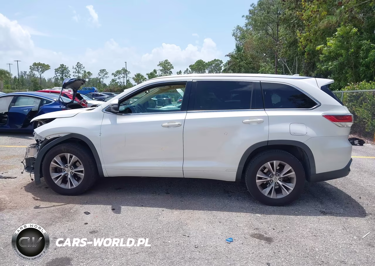 2015 Toyota Highlander Xle V6 VIN:5TDKKRFH8FS098625 - 15