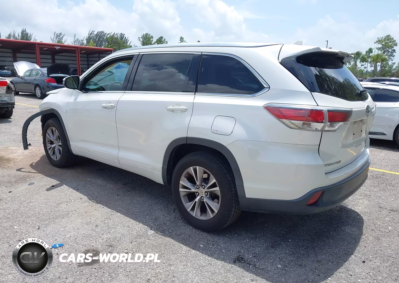 2015 Toyota Highlander Xle V6 VIN:5TDKKRFH8FS098625 - 3