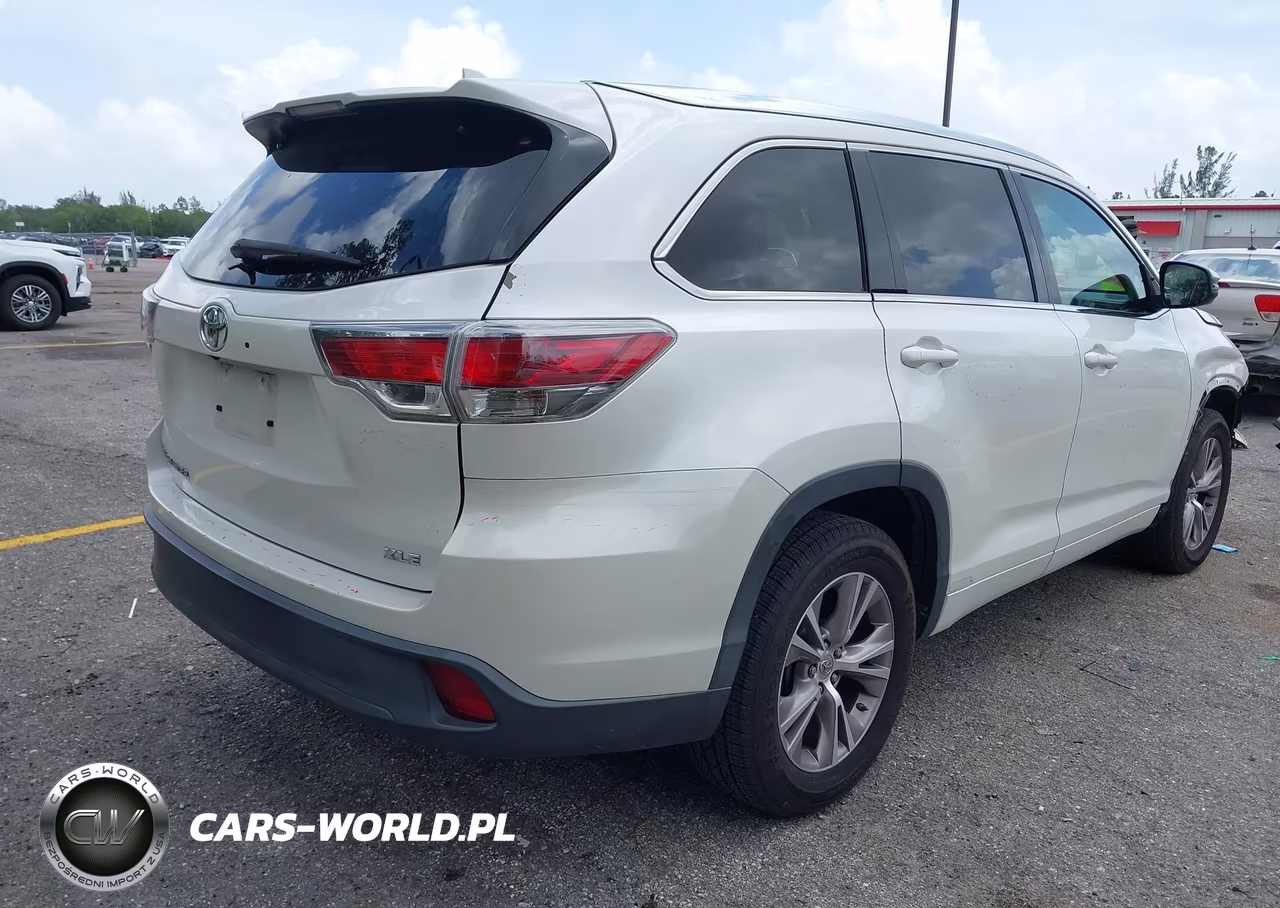 2015 Toyota Highlander Xle V6 VIN:5TDKKRFH8FS098625 - 4