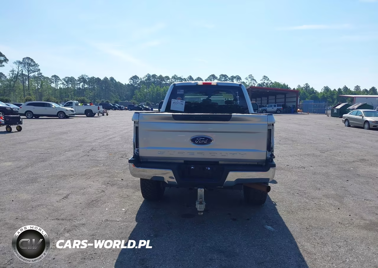 2018 Ford F-250 Xlt VIN:1FT7W2B63JEB39389 - 16