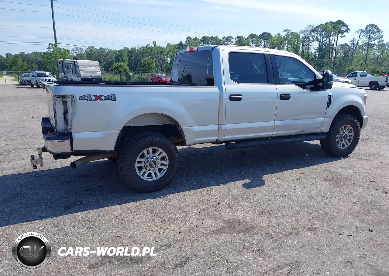 2018 Ford F-250 Xlt VIN:1FT7W2B63JEB39389 - 4