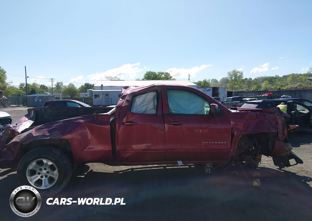 2018 Chevrolet Silverado 1500 2Lt VIN:2GCVKREC4J1109994 - 13