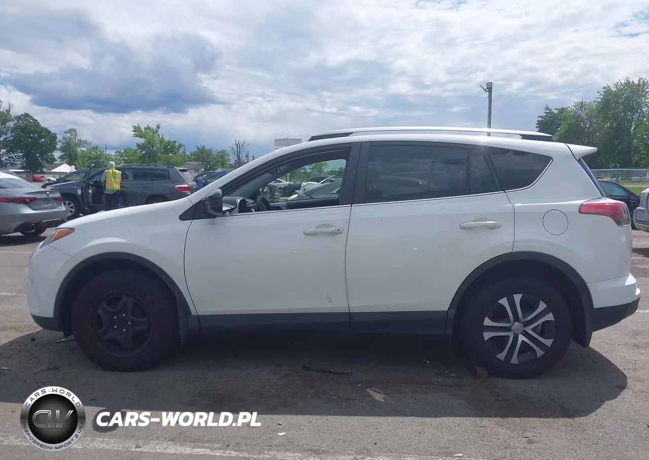 2017 Toyota Rav4 Le VIN:JTMBFREV5HJ130992 - 14