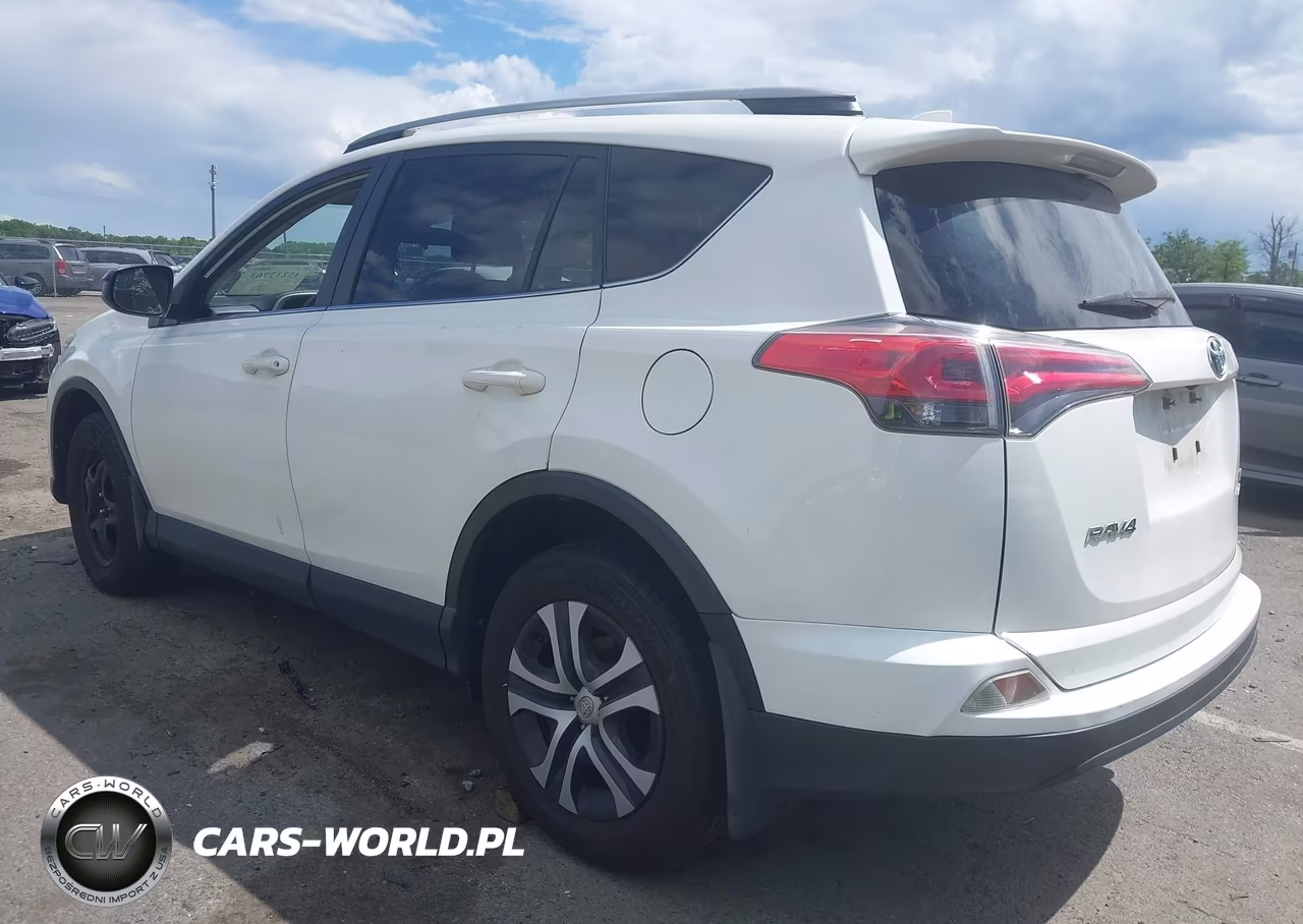 2017 Toyota Rav4 Le VIN:JTMBFREV5HJ130992 - 3