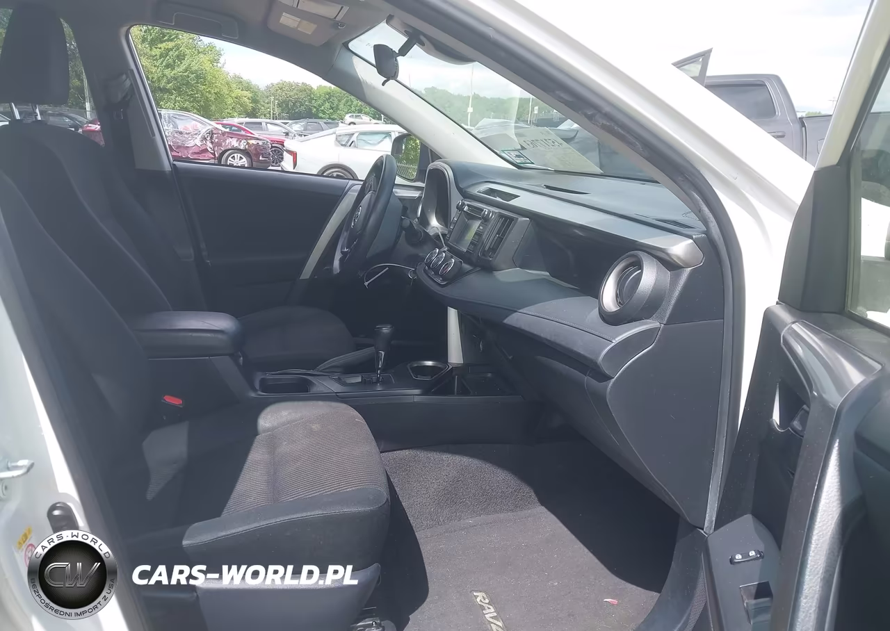 2017 Toyota Rav4 Le VIN:JTMBFREV5HJ130992 - 5