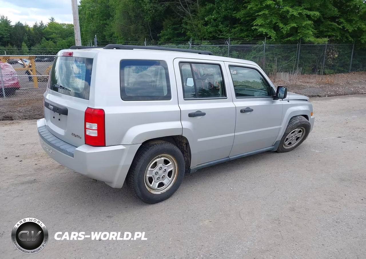 2008 Jeep Patriot Sport VIN:1J8FT28028D551688 - 4
