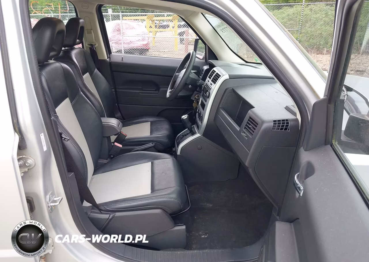 2008 Jeep Patriot Sport VIN:1J8FT28028D551688 - 5