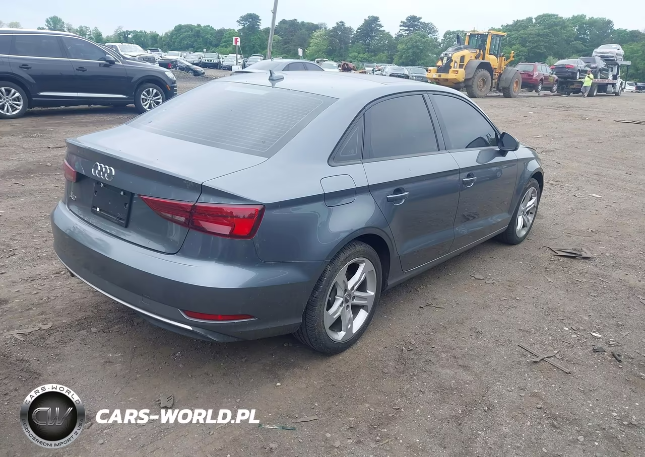 2017 Audi A3 2.0T Premium VIN:WAUAUGFF9H1026306 - 4