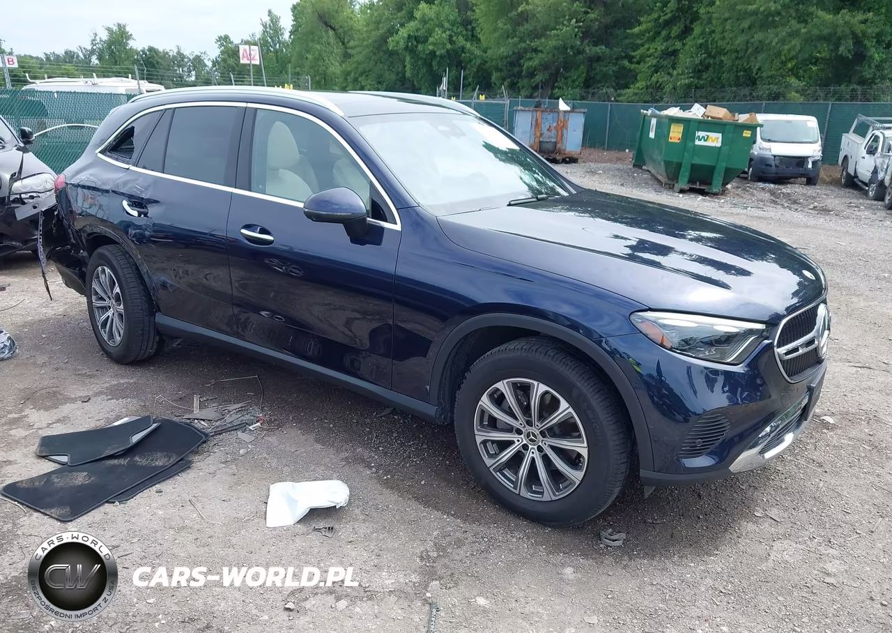 2023 Mercedes-Benz Glc 300 4Matic Suv – zdjęcie 1 z 17