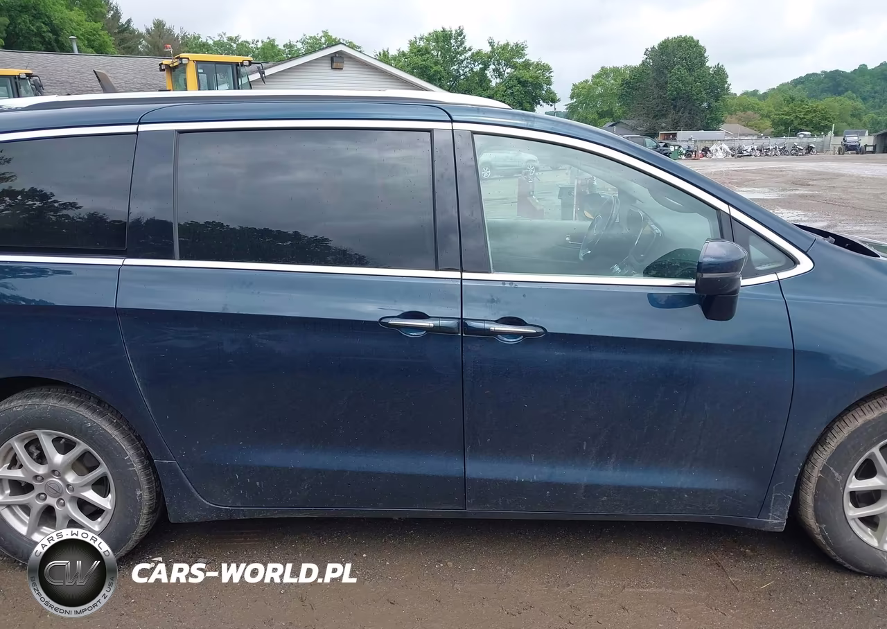2021 Chrysler Pacifica Touring L VIN:2C4RC1BG7MR565677 - 13