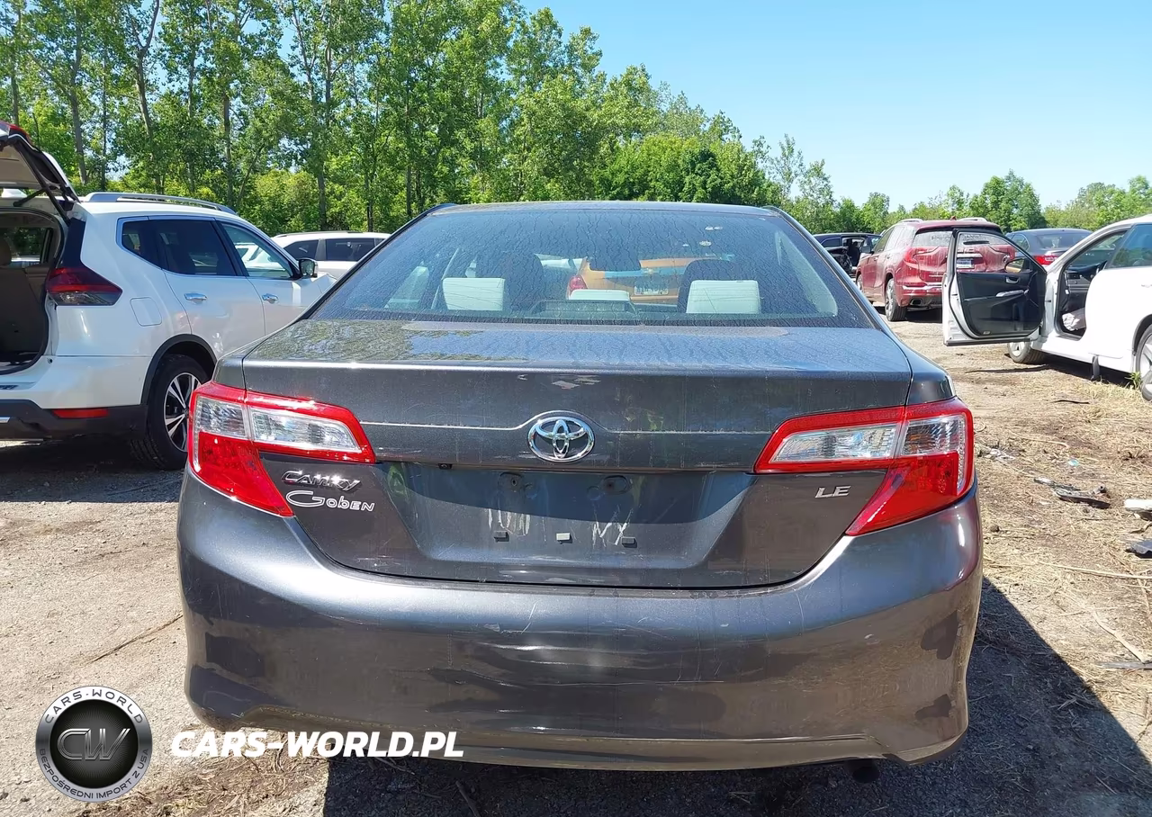 2014 Toyota Camry Le VIN:4T4BF1FK8ER382835 - 16