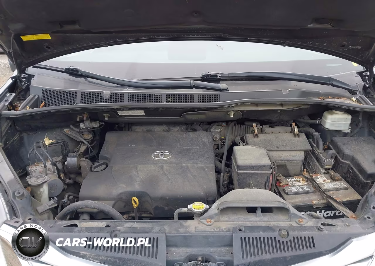 2011 Toyota Sienna Limited V6 VIN:5TDYK3DCXBS119841 - 10
