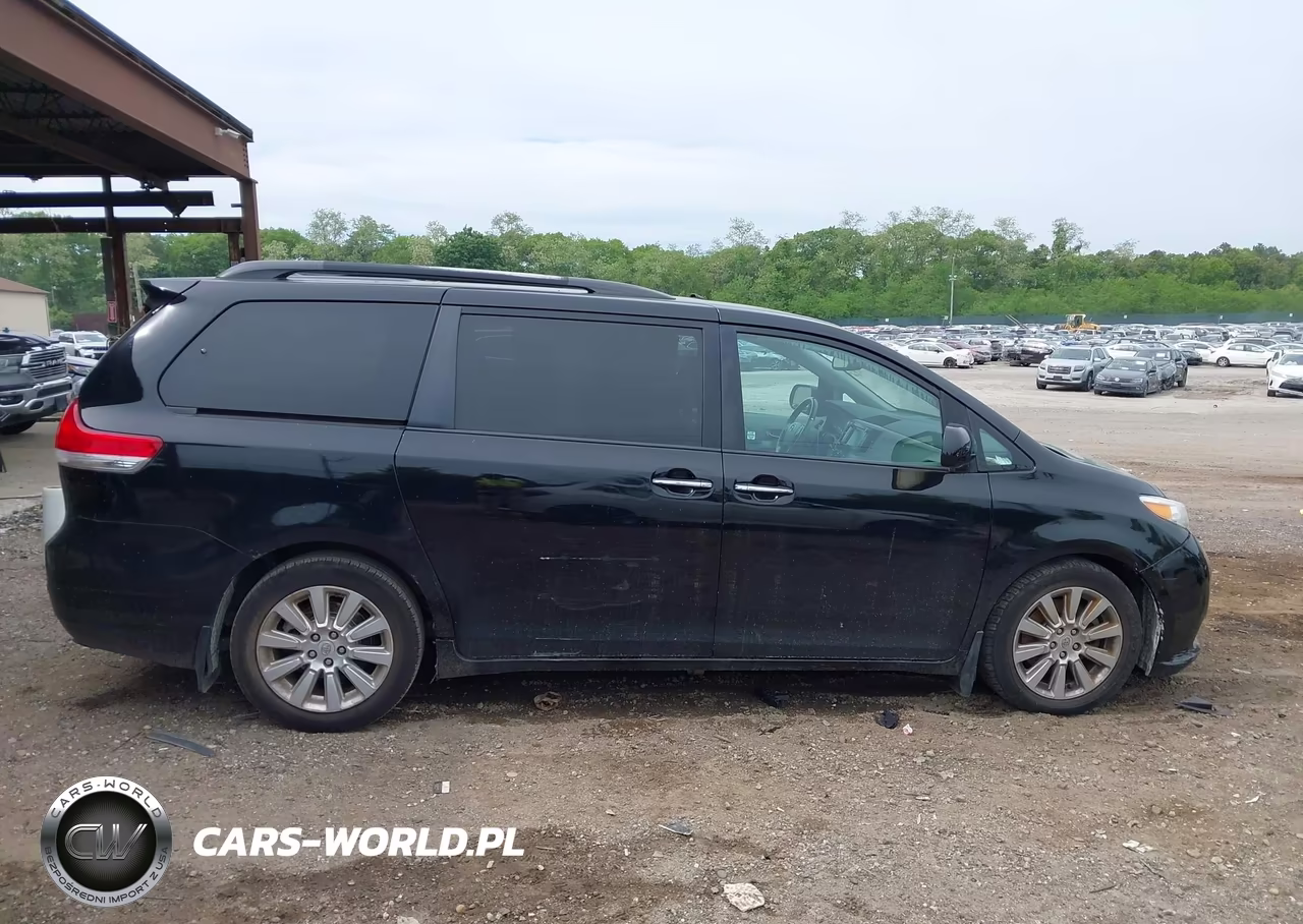 2011 Toyota Sienna Limited V6 VIN:5TDYK3DCXBS119841 - 13
