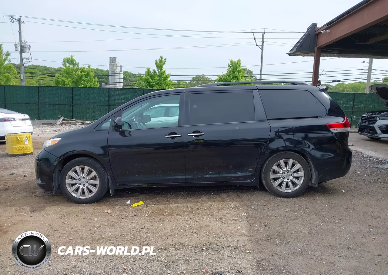 2011 Toyota Sienna Limited V6 VIN:5TDYK3DCXBS119841 - 14