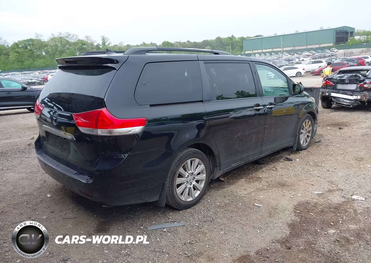 2011 Toyota Sienna Limited V6 VIN:5TDYK3DCXBS119841 - 4