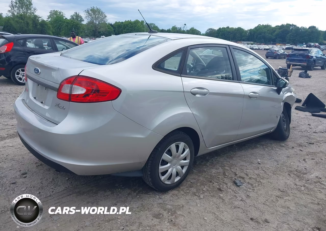 2011 Ford Fiesta S VIN:3FADP4AJ9BM127203 - 4