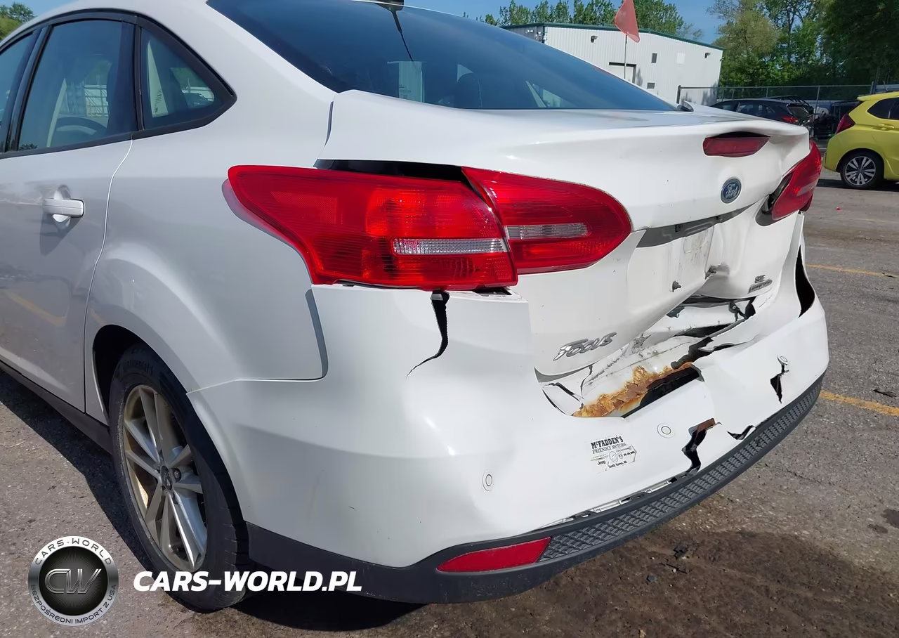 2016 Ford Focus Se VIN:1FADP3F21GL294806 - 15