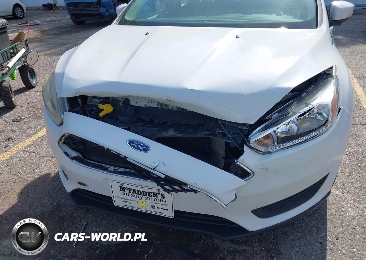 2016 Ford Focus Se VIN:1FADP3F21GL294806 - 6