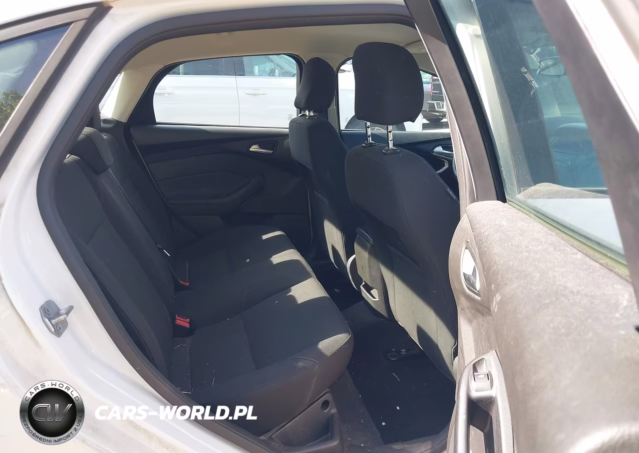 2016 Ford Focus Se VIN:1FADP3F21GL294806 - 8