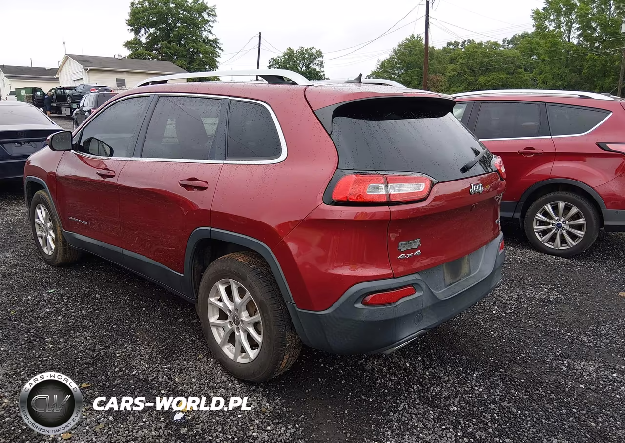 2016 Jeep Cherokee Latitude VIN:1C4PJMCS1GW326400 - 3