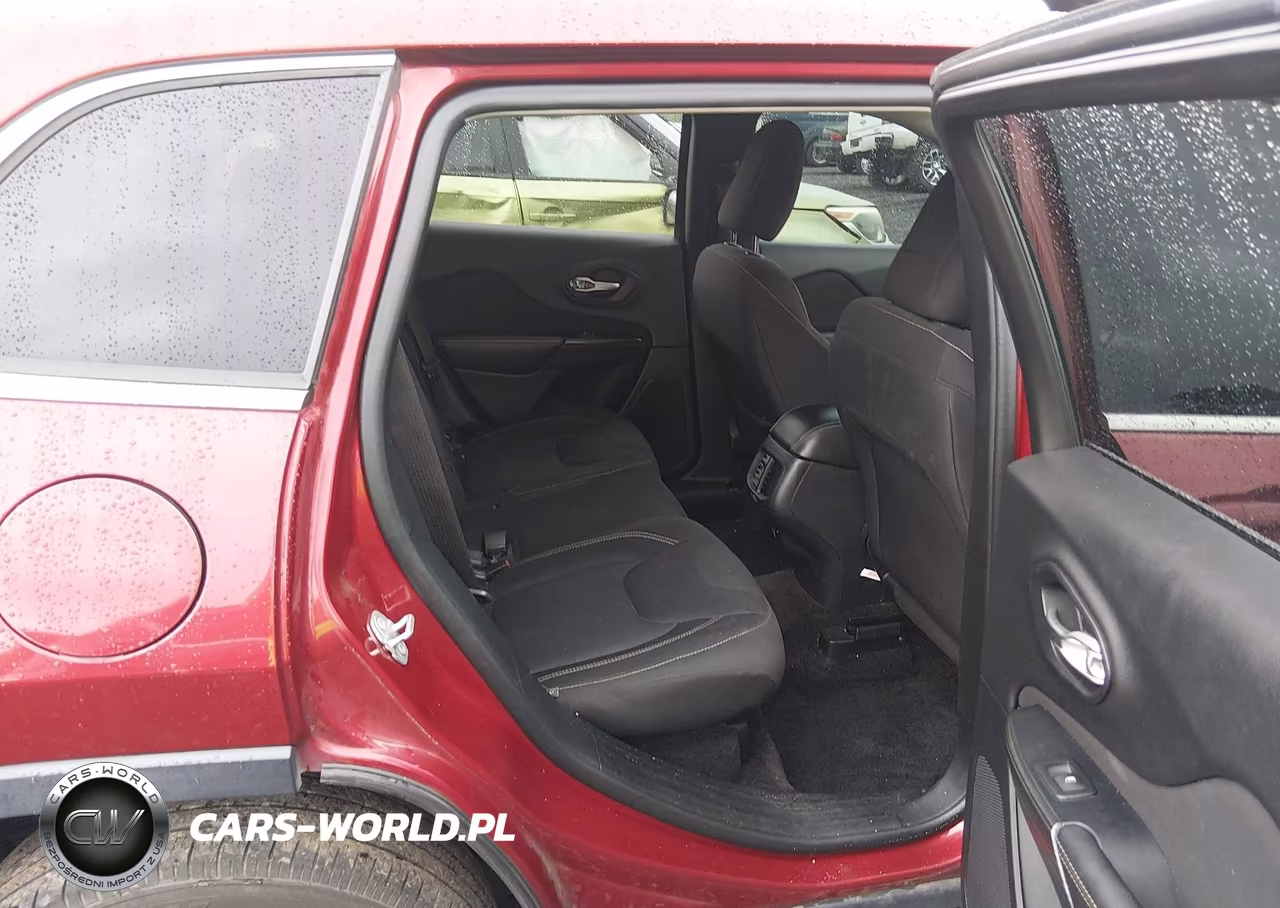 2016 Jeep Cherokee Latitude VIN:1C4PJMCS1GW326400 - 8