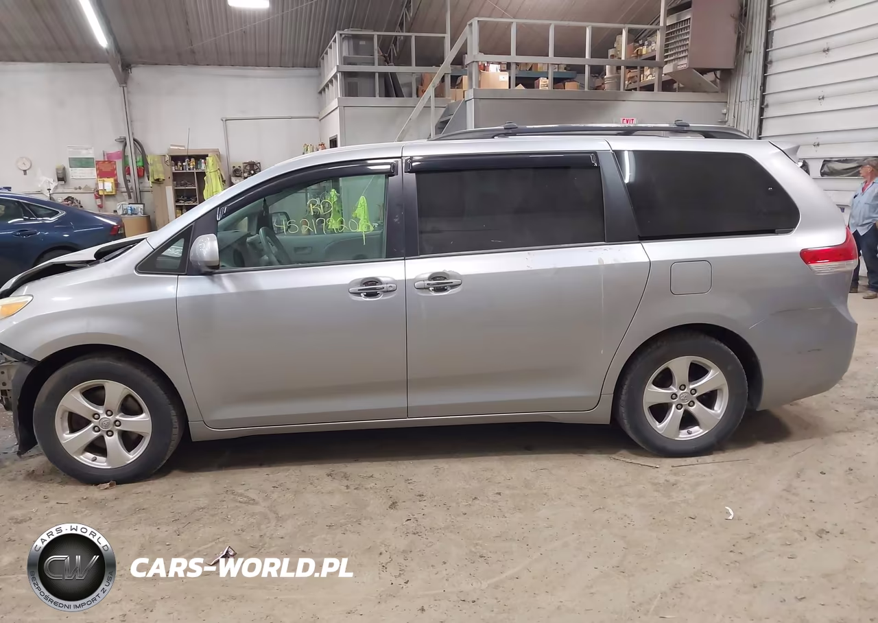 2013 Toyota Sienna Le V6 8 Passenger VIN:5TDKK3DC1DS403593 - 15