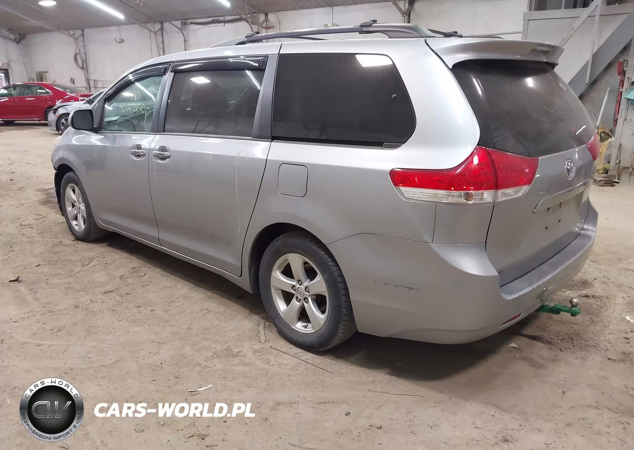 2013 Toyota Sienna Le V6 8 Passenger VIN:5TDKK3DC1DS403593 - 3